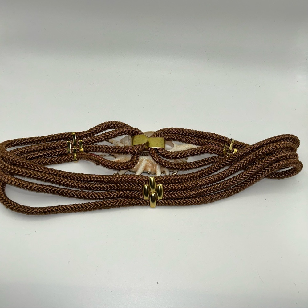 Vintage brown elastic rope belt with gold tone conch shell buckle - Picture 4 of 5